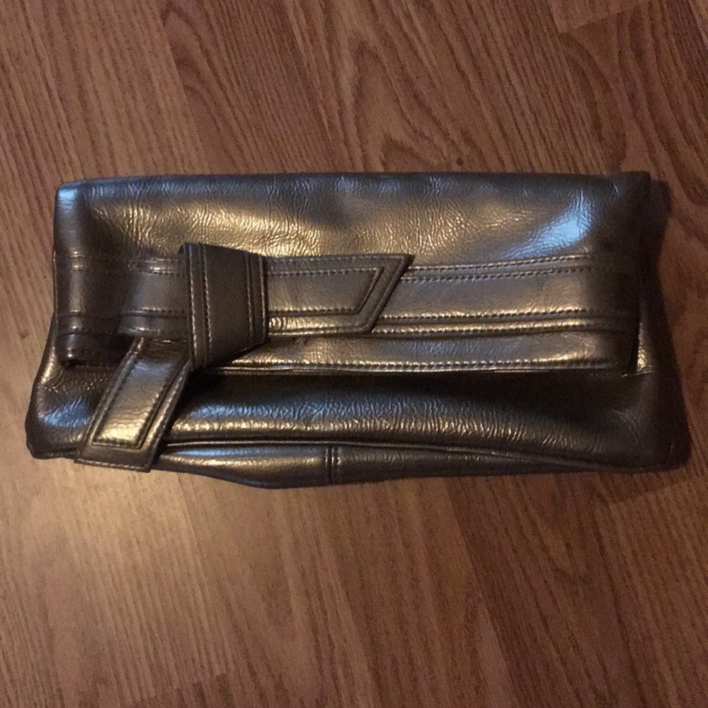 Silver clutch